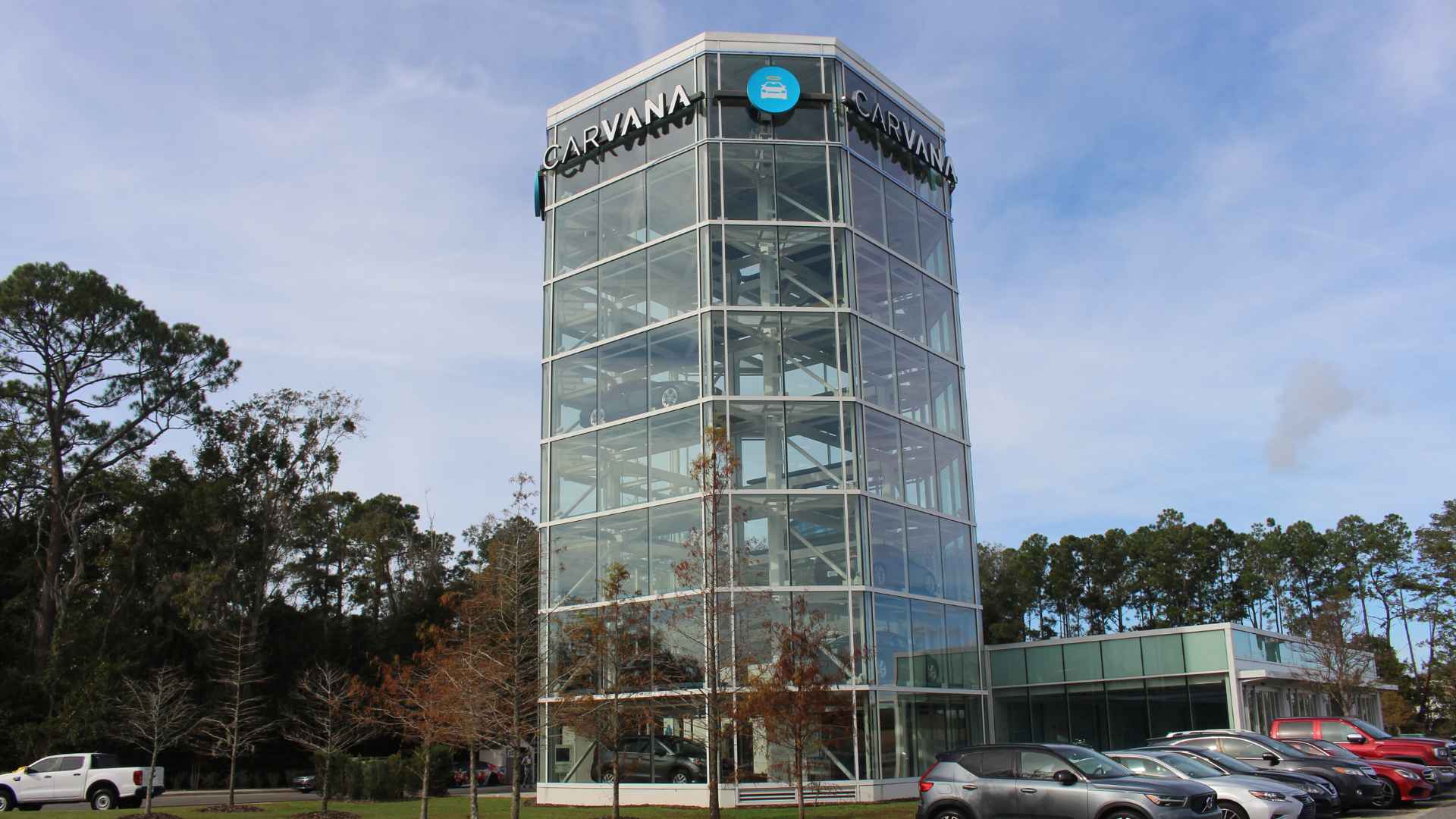 Carvana vs Local Car Buyers: Why West Chester Residents Choose Local